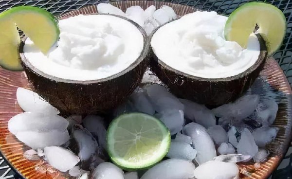 椰子里的白肉能直接吃吗