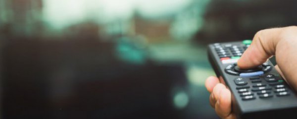 如何将手机画面投屏到电视上