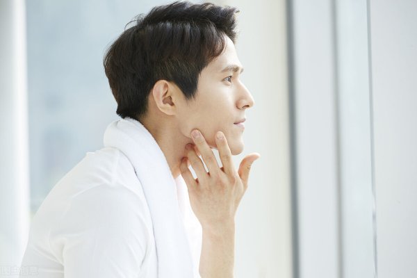 女生可以用男士洗面奶吗