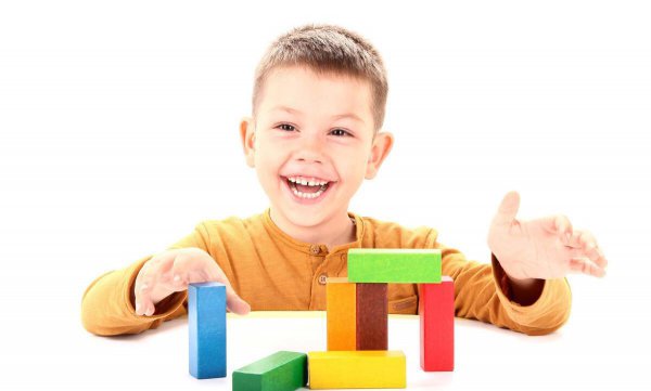 小男孩过生日送什么礼物合适