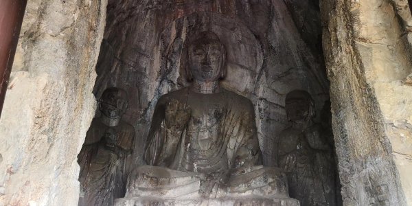 龙门石窟的详细资料