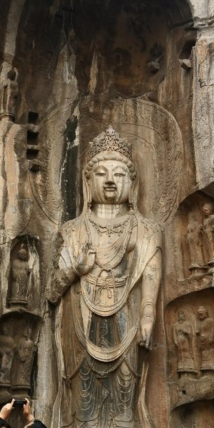 龙门石窟的详细资料