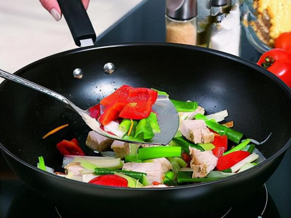 炒锅用什么材质的健康又好用