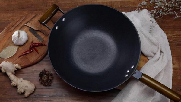 炒锅用什么材质的健康又好用