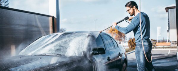 四驱汽车驾驶注意事项