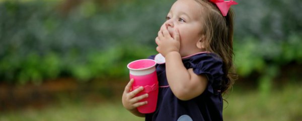 硅胶材质水杯有毒的吗