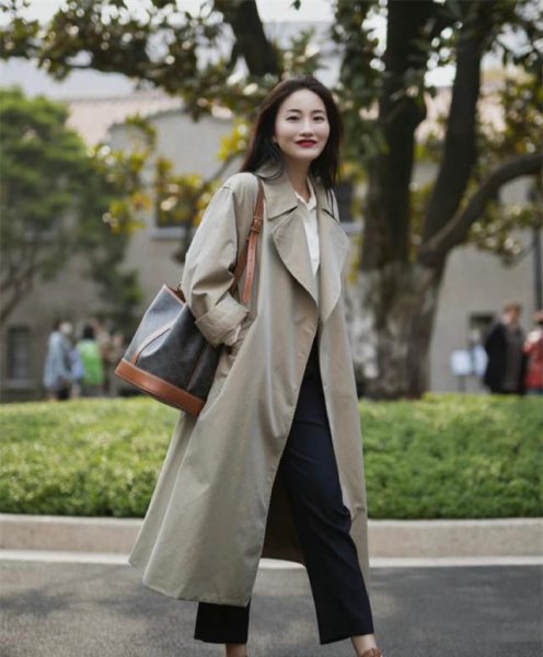 风衣搭配什么裤子好看图片