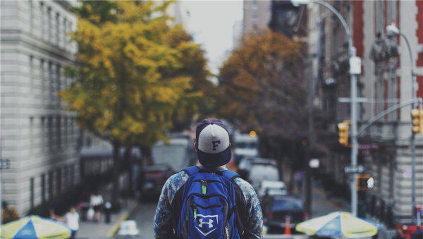 女人脚踏两只船啥心态