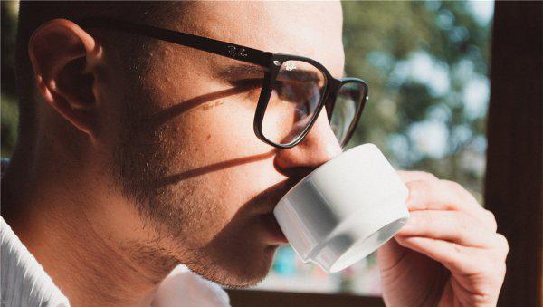 女人脚踏两只船啥心态