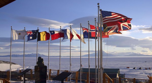 南极属于哪个国家领土吗