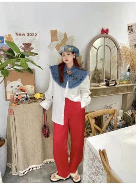 红裤子搭配什么颜色的上衣好看