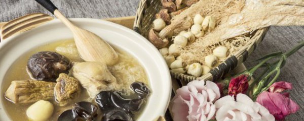 阿胶煲鸡汤的做法