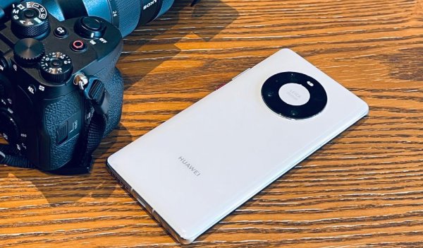 华为mate40pro和mate40哪个好