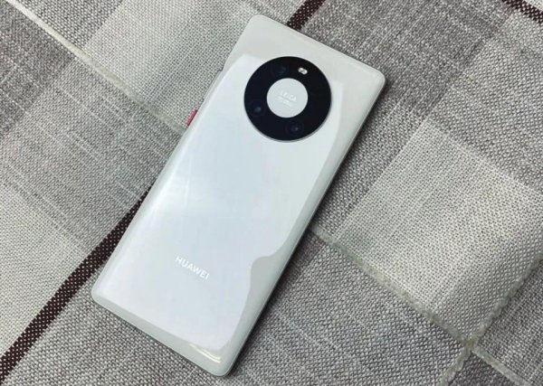 华为mate40pro和mate40哪个好