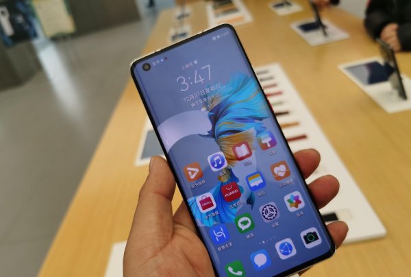 华为mate40pro和mate40哪个好