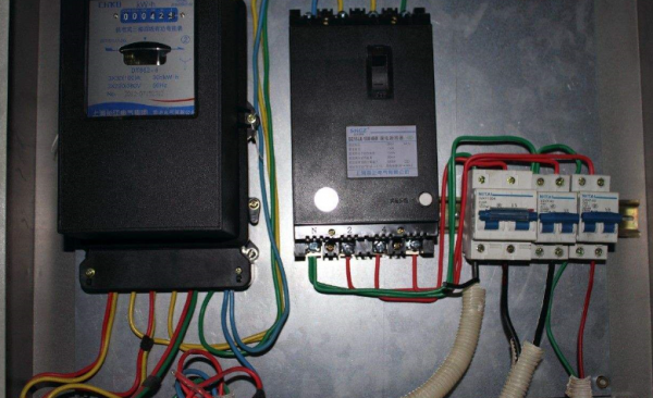 开空调就跳闸是怎么回事