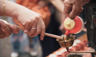 清明可以给亲人烧衣服吗 清明能给亲人烧衣服吗