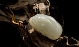 男孩可以戴什么玉吊坠 男孩戴什么吊坠好