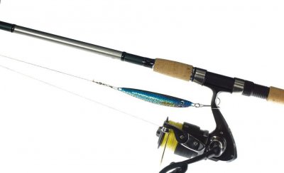 路亚竿水滴轮和纺车轮哪个好 纺车轮才是远投王者