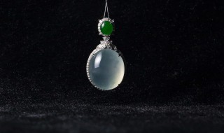 送吊坠的寓意是什么 送吊坠的寓意有哪些