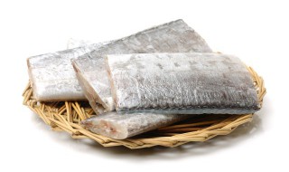 柿子和带鱼能一起吃吗 柿子和带鱼可以一起食用吗