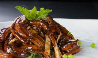 爆炒鳝丝 爆炒鳝鱼丝的家常做法