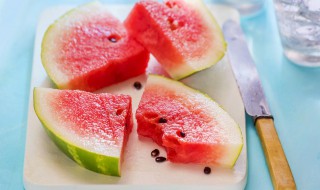 西瓜从冰箱里拿出来可以直接吃吗 西瓜从冰箱里拿出来可以马上吃吗