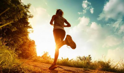跑步是晨跑好还是晚上跑比较好 晨跑和夜跑那个效果最好
