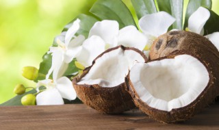 椰子怎么切开 椰子应该怎样切开