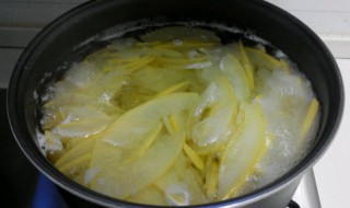 柚子皮泡水喝可以减肥吗 柚子皮泡水喝有助于减肥吗