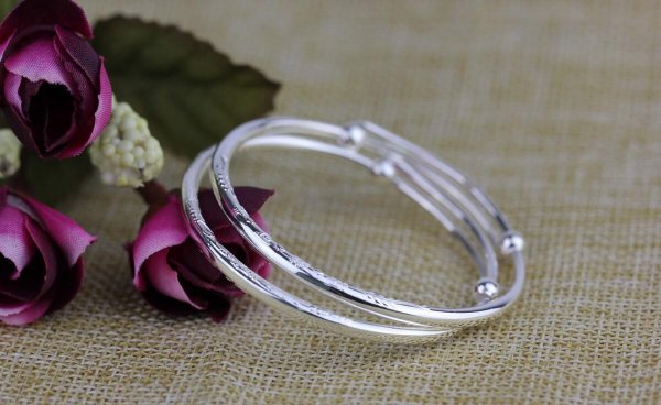 银手链变黑了怎么清洗才亮