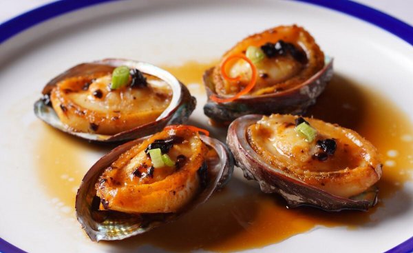 10头鲍鱼一只多大图片