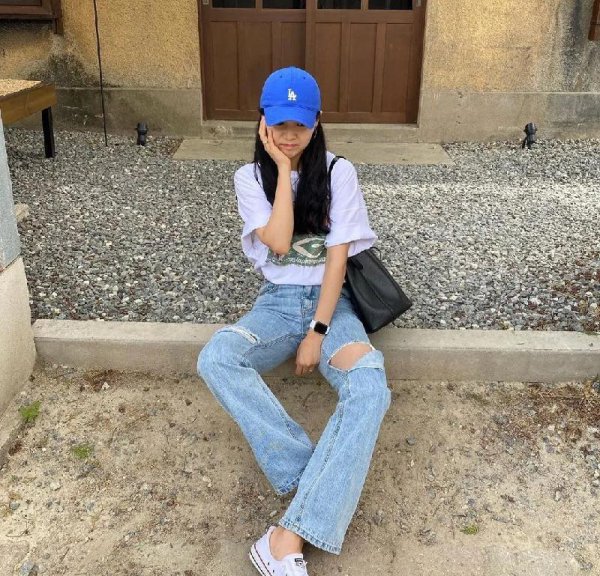 老爹裤搭配什么上衣