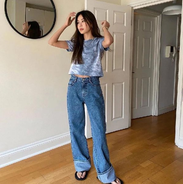 老爹裤搭配什么上衣