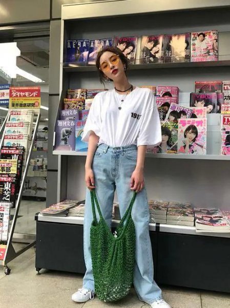 老爹裤搭配什么上衣