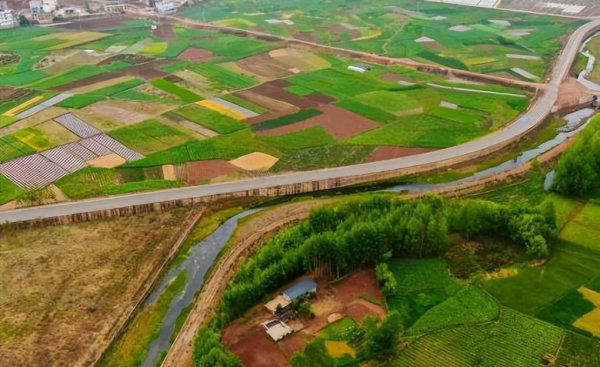 土地盐碱化的原因