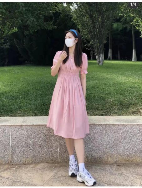 粉色裙子配什么颜色鞋子