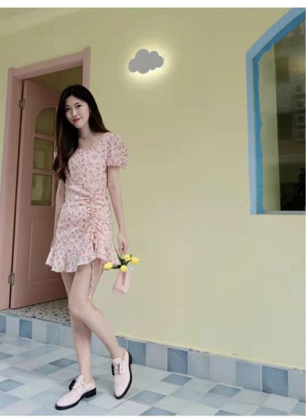 粉色裙子配什么颜色鞋子