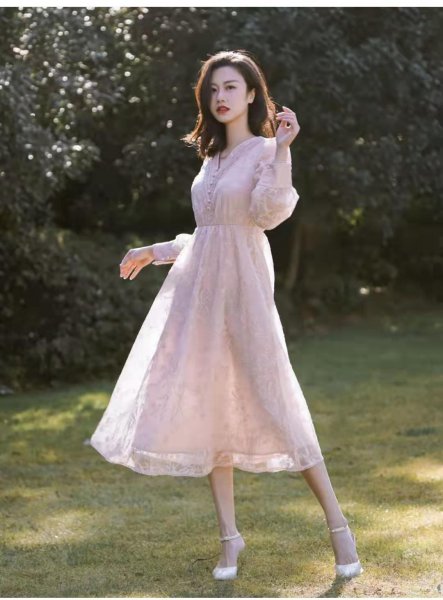 粉色裙子配什么颜色鞋子