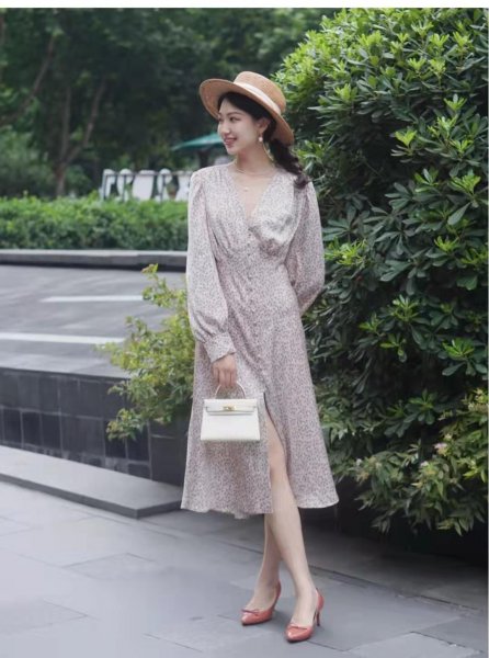 粉色裙子配什么颜色鞋子