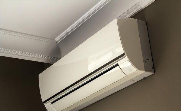 空调睡眠模式和26度哪个省电些