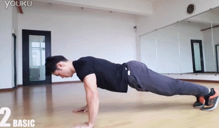 俯卧撑能练出胸肌吗