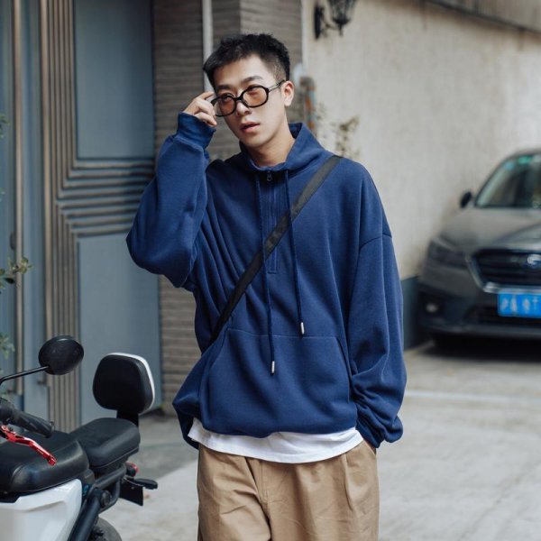 男生黑皮肤适合穿什么颜色衣服好看