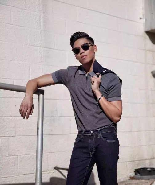 男生黑皮肤适合穿什么颜色衣服好看