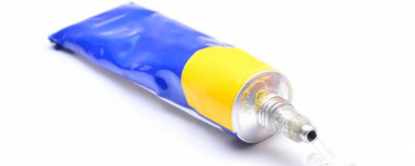 玻璃胶的气味怎么去除