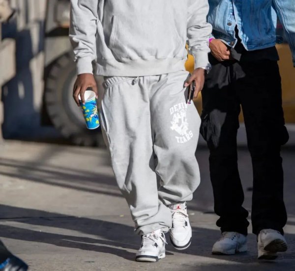 男生灰裤子为什么这么受欢迎