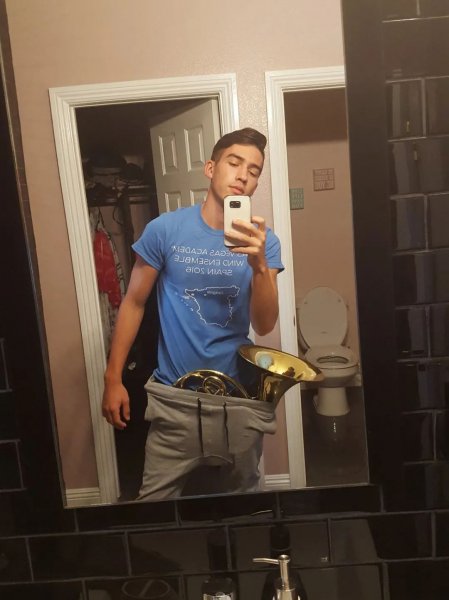 男生灰裤子为什么这么受欢迎