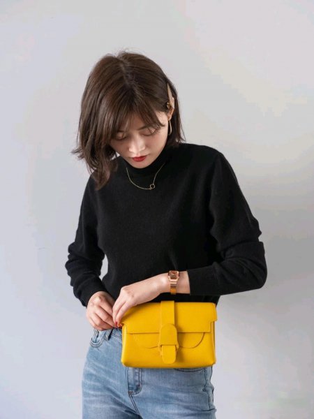 夏天背黑色包包好看吗