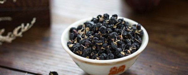 冬天黑枸杞怎么浇水