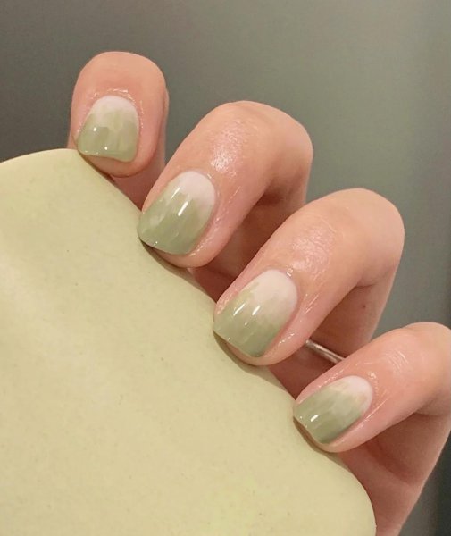 显手白的美甲颜色